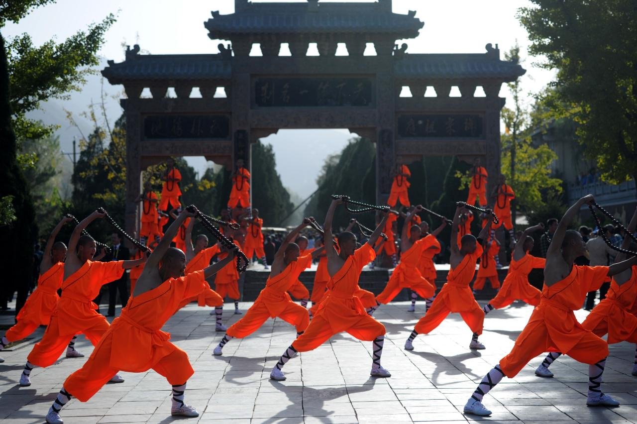 Praticantes de Kung fu no Templo de Shaolin, na China (foto: AFP)