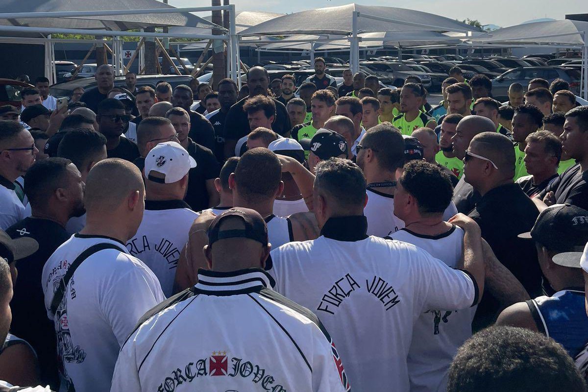 Integrantes da Força Jovem invadiram CT Moacyr Marbosa (foto: Reprodução/Redes Sociais)