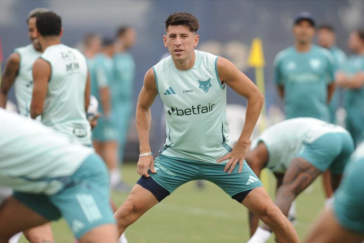 Lucas Villalba, zagueiro do Cruzeiro, em treino na Toca da Raposa 2 (foto: Alexandre Guzanshe/EM/D.A. Press)