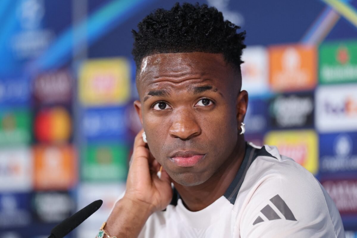 Vinicius Júnior, jogador do Real Madrid, em entrevista coletiva (foto: Thomas Coex/AFP)