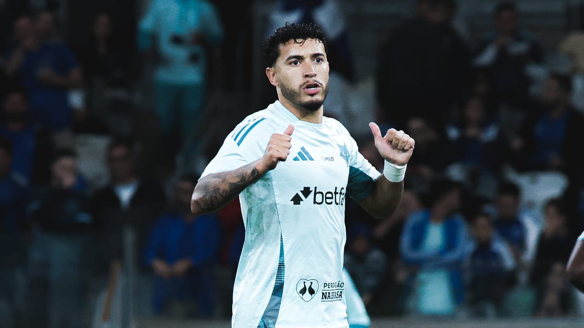 William, lateral-direito do Cruzeiro, em aquecimento no Mineirão (foto: Gustavo Martins/Cruzeiro)