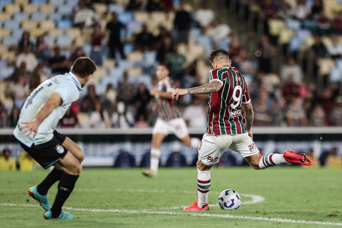 Everaldo fez o gol do Fluminense (foto: LUCAS MERÇON / FLUMINENSE F.C.)