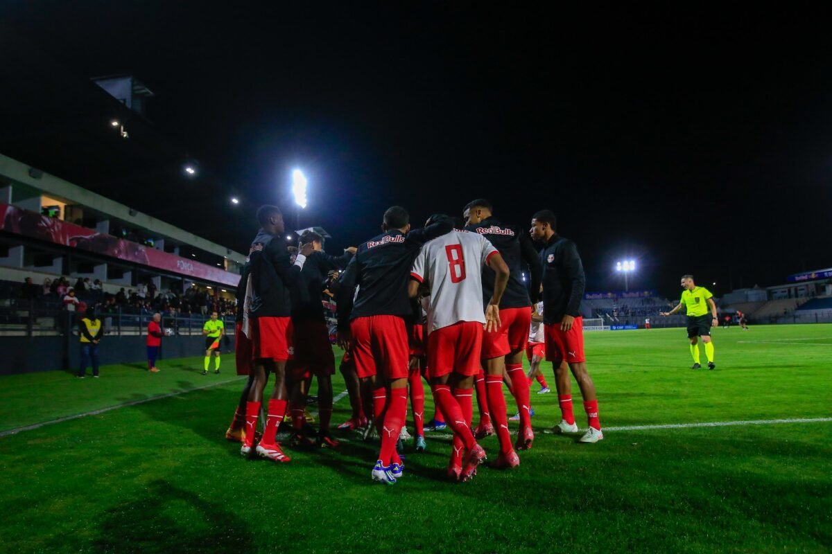 Bragantino goleou Athletico-PR por 5 a 1 (foto: Fernando Roberto/Red Bull Bragantino)