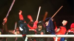 Torcedores entraram em confronto em Independiente x Universidad de Chile - Crédito: 