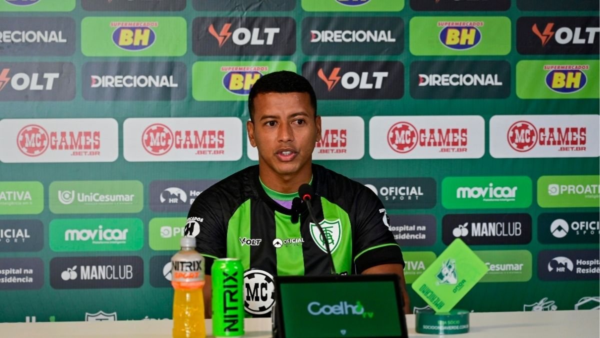 Maguinho foi apresentado pelo América nesta quarta-feira (20/8) (foto: Mourão Panda / América)