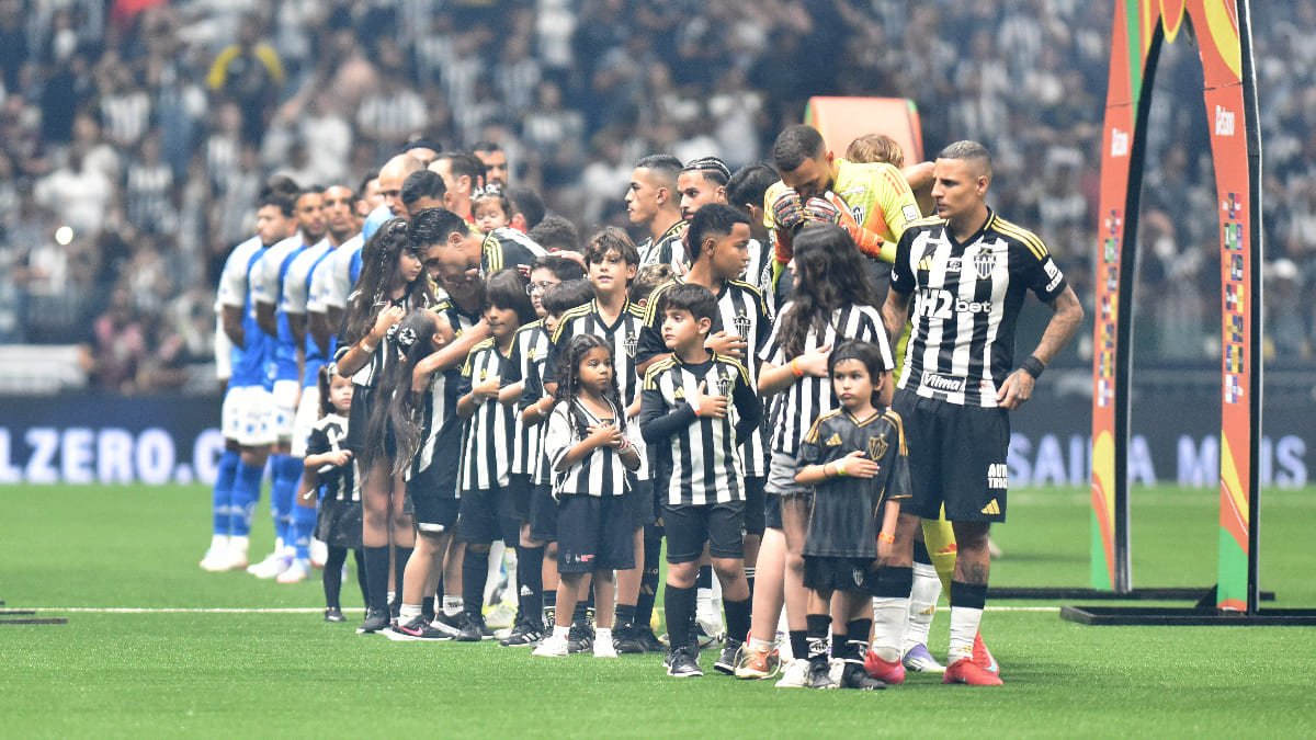 Jogadores de Atlético e Cruzeiro em clássico na Arena MRV (foto: Ramon Lisboa/EM/D.A. Press)