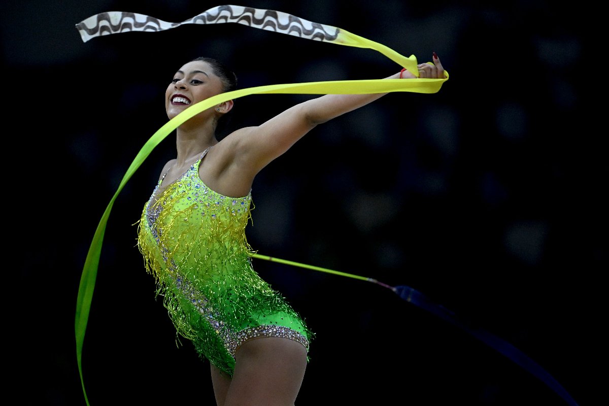 Barbara Domingos disputou a final do individual geral do Mundial de Ginástica Rítmica (foto: Mauro PIMENTEL / AFP)