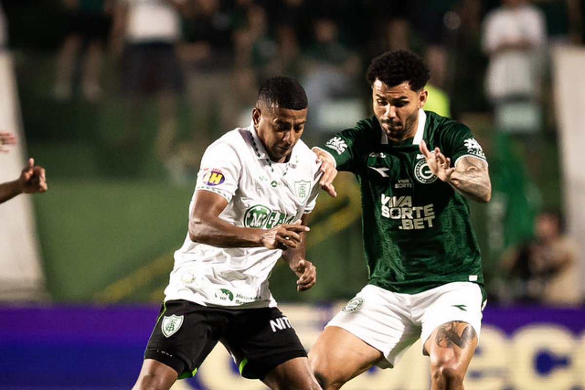 Maguinho, lateral-direito do América (foto: América/Flickr)