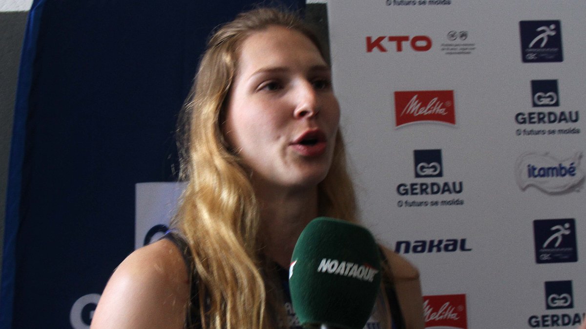 Júlia Koehler, central do Minas. (foto: Jair Amaral/EM/D.A Press)