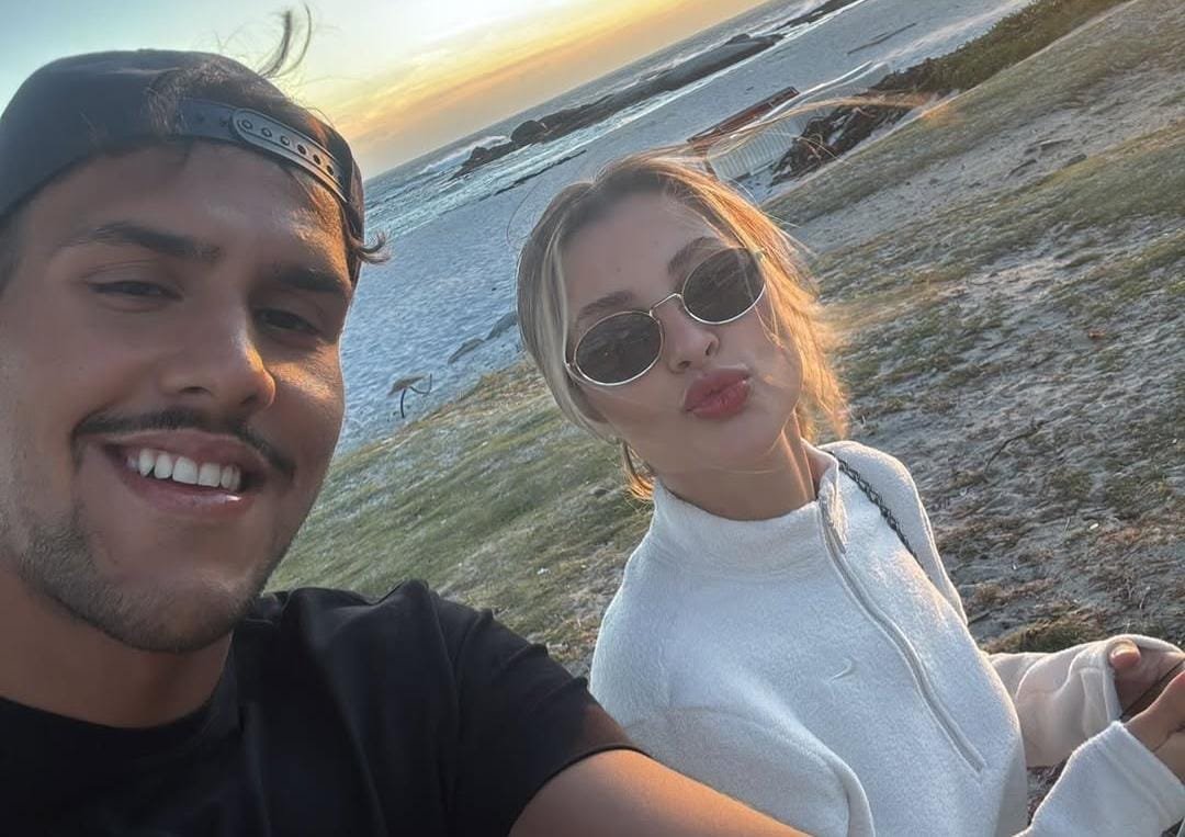 Matheus Mendes, goleiro do América, ao lado da esposa, Jaqueline Freitas - (foto: Reprodução/Instagram)