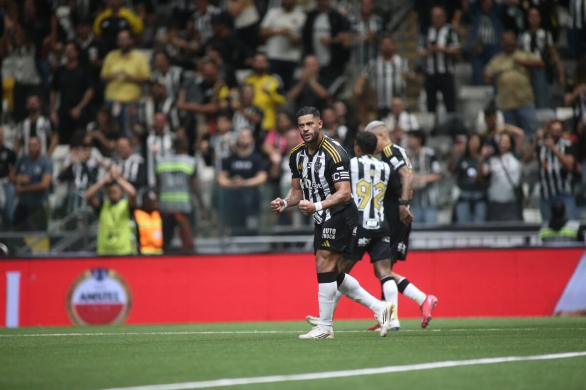 Hulk celebra segundo gol do Atlético na vitória sobre o Godoy Cruz (foto: Edésio Ferreira/EM D.A Press)