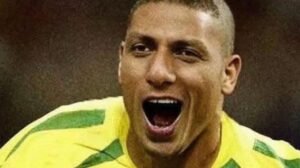 Richarlison publicou montagem de seu rosto em foto de Ronaldo Fenômeno - Crédito: 