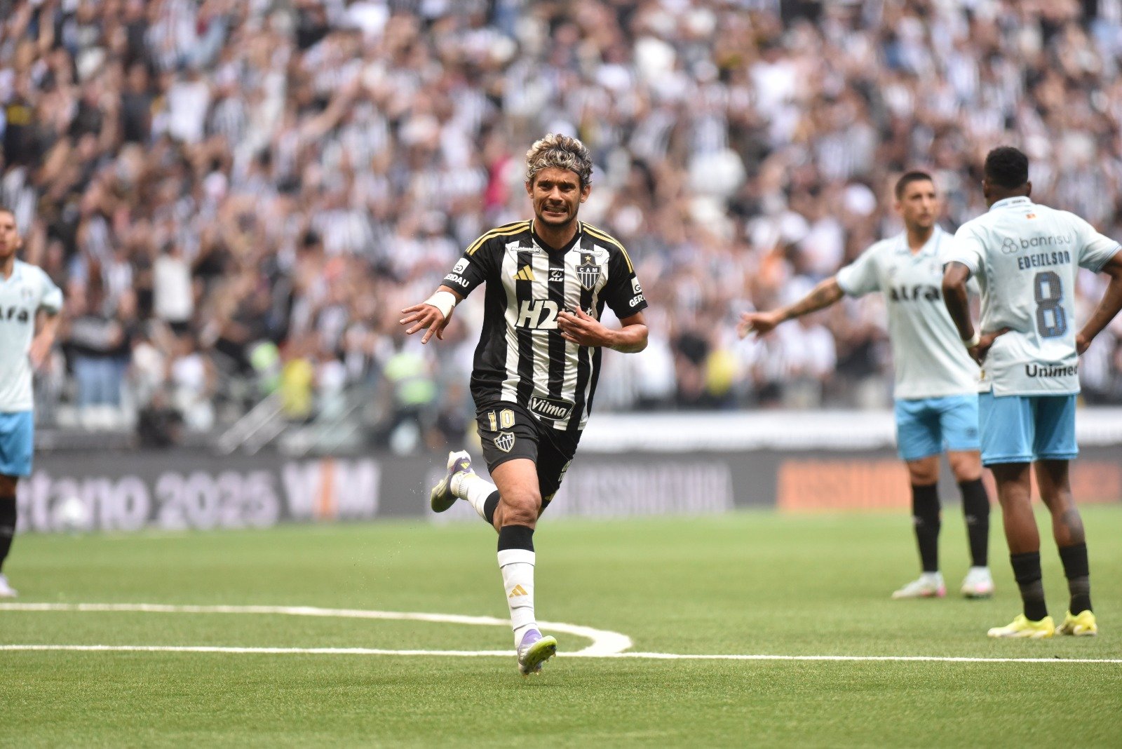 Gustavo Scarpa fez golaço para o Atlético contra o Grêmio (foto: Ramon Lisboa/EM D.A Press)