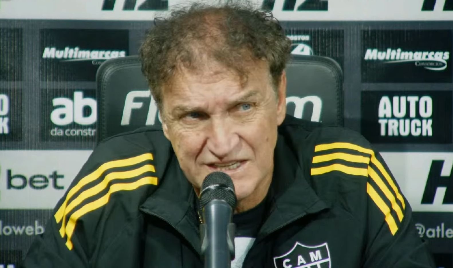 Cuca, técnico do Atlético, depois de duelo contra o Vasco em São Januário (foto: Reprodução/YouTube/GaloTV)