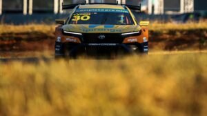 É a primeira pole de um Toyota Corolla Cross na nova era SUV da Stock Car - Crédito: 