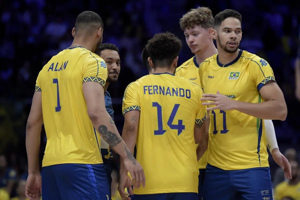 Seleção Brasileira Masculina de Vôlei em quadra pela VNL (foto: Mauricio Val/FV Imagem/CBV)
