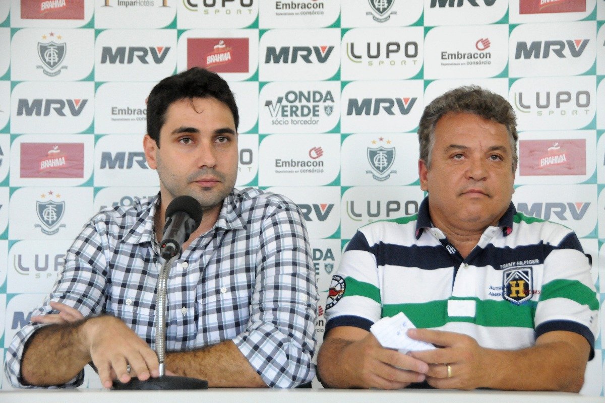 Paulo Assis ao lado do presidente Alencar da Silveira Júnior (foto: Ramon Lisboa/EM/D.A Press)