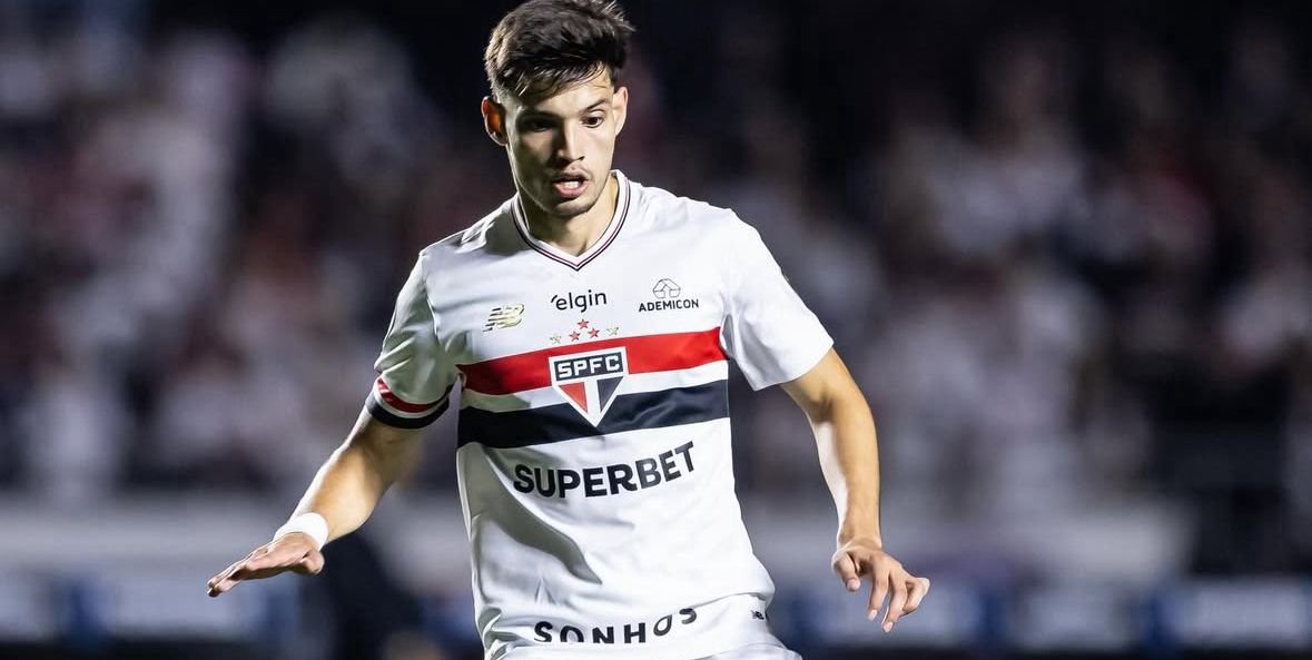 Jogador do São Paulo, em campo (foto: Divulgação/Damián Bobadilla)