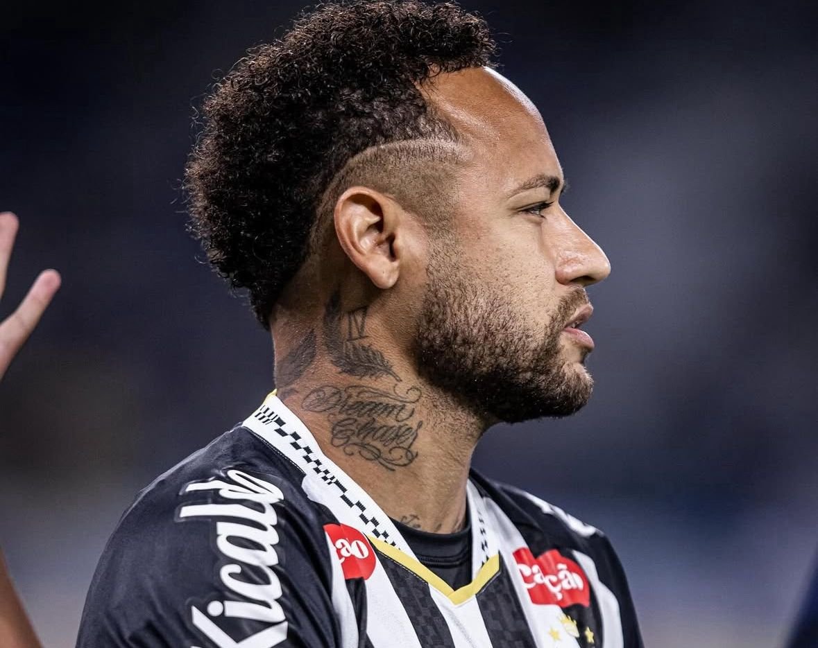 Neymar em campo (foto: Divulgação/Neymar)