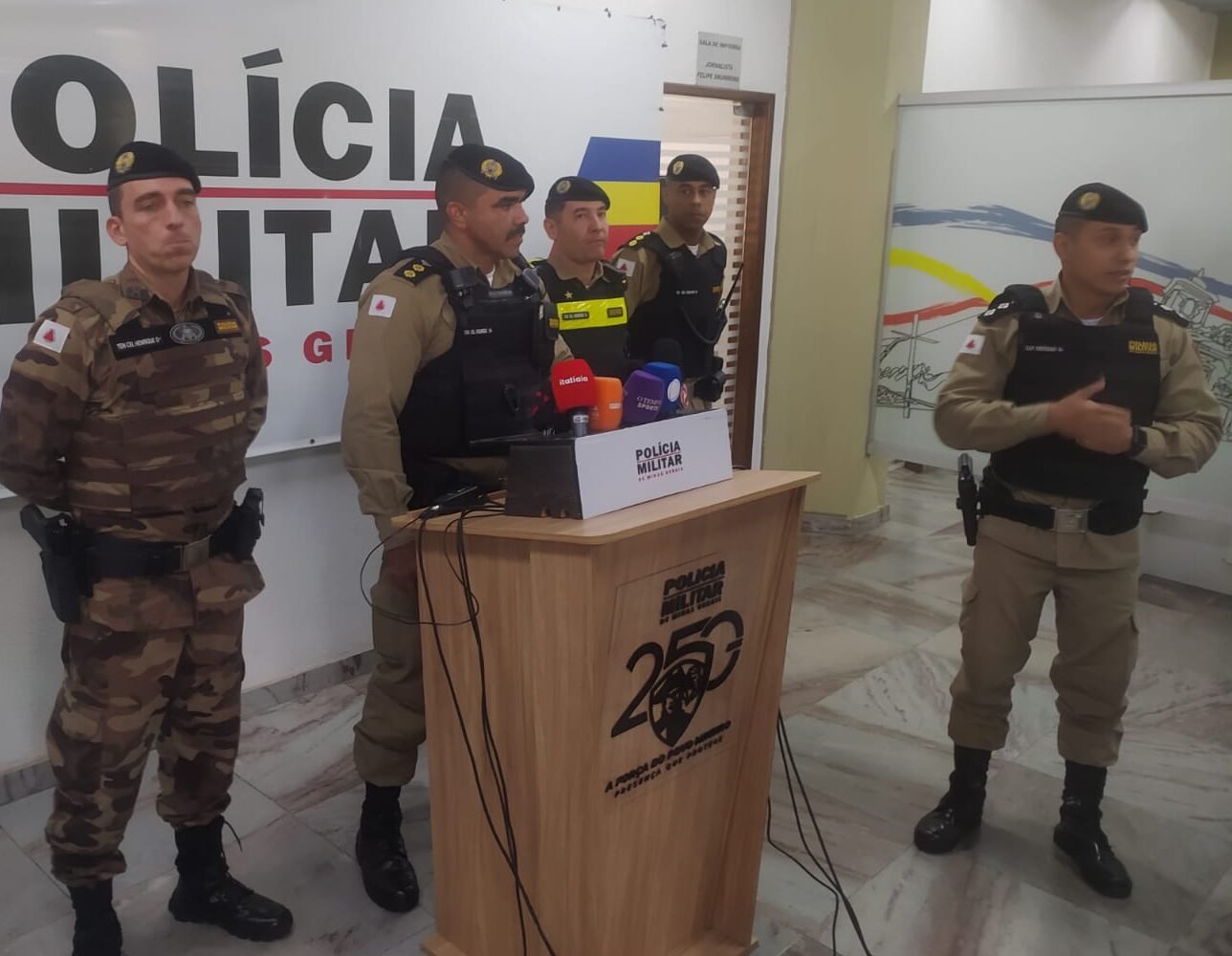 Integrantes da Polícia Militar de Minas Gerais durante coletiva à imprensa (foto: Ivan Drummond/EM/D. A Press)