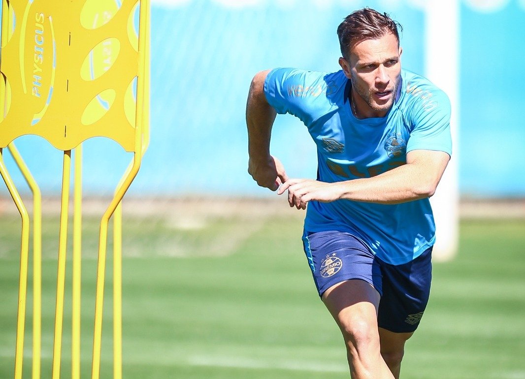 Arthur durante treino (foto: Lucas Uebel/Grêmio)