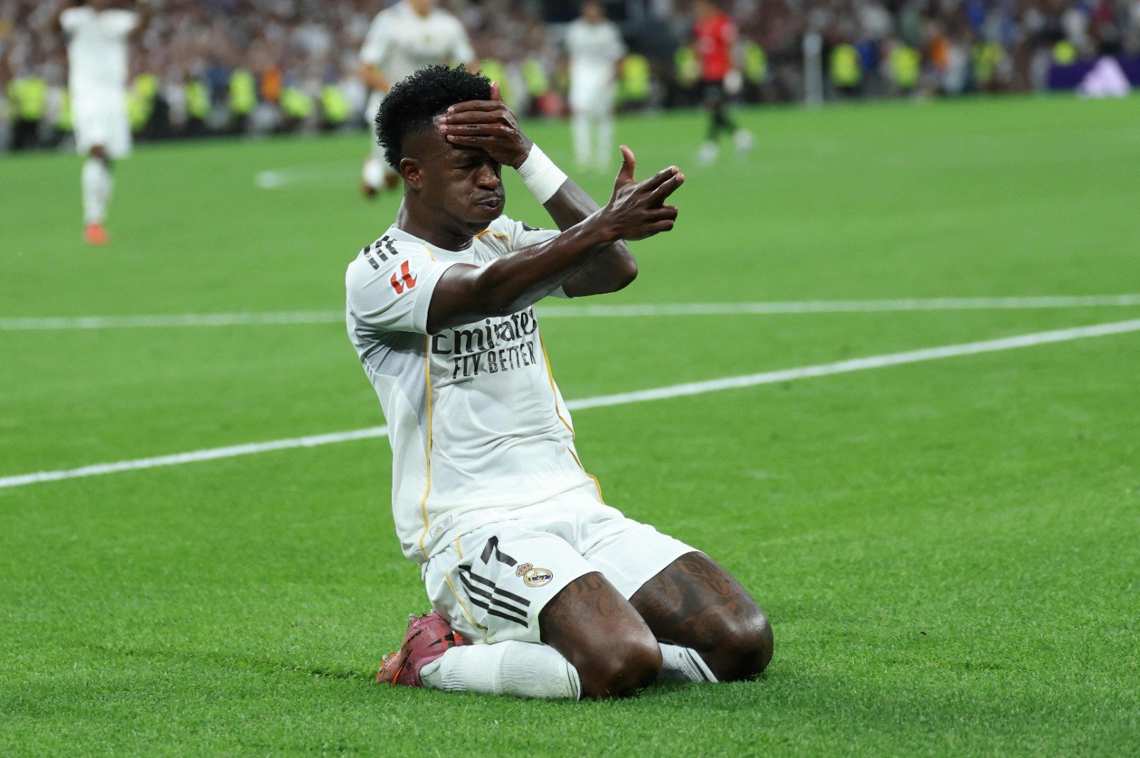 Vini Jr comemora gol do Real Madrid (foto: Thomas Coex/AFP)