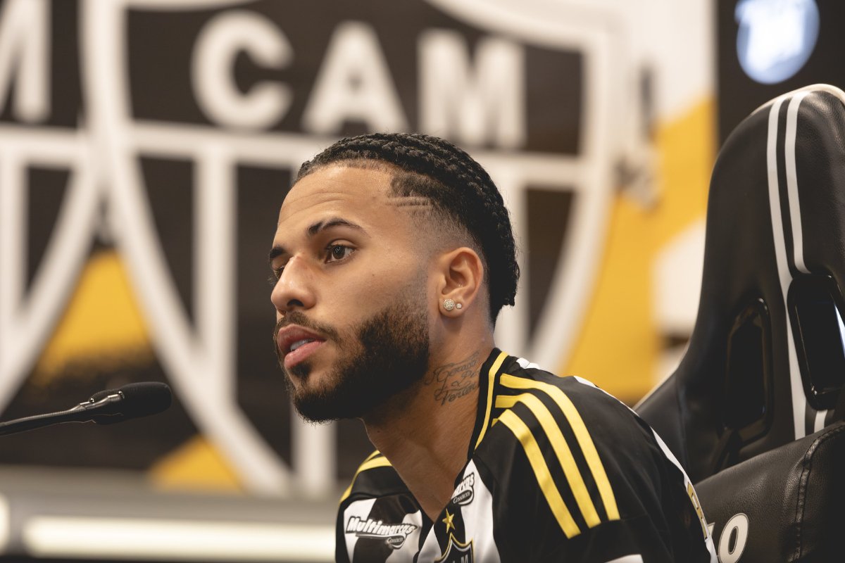 Alexsander durante apresentação pelo Atlético, na Arena MRV (foto: Pedro Souza/Atlético)