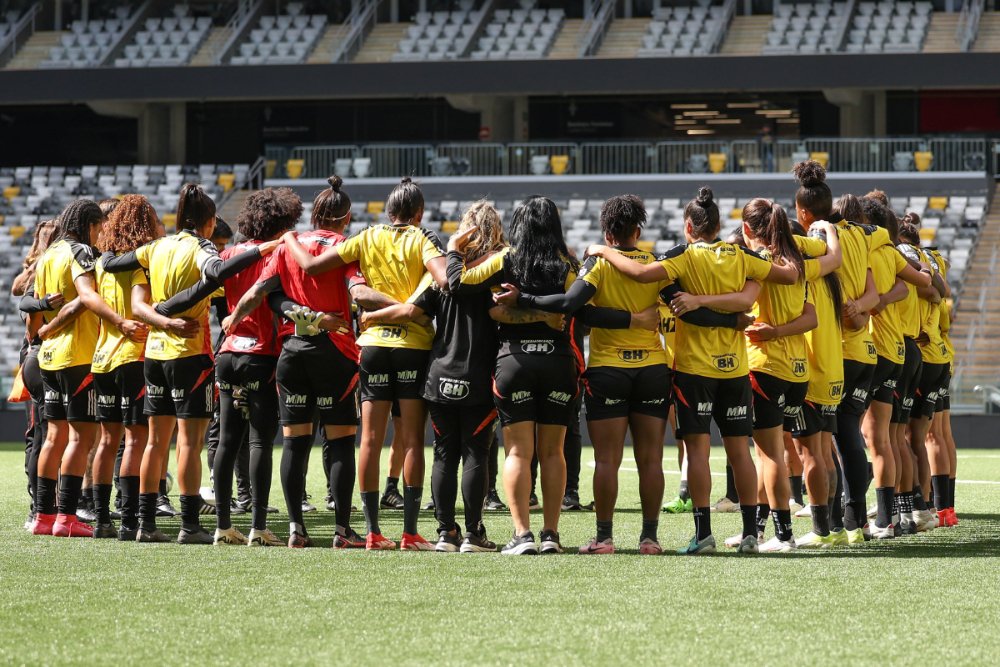 Elenco do Atlético reunido na Arena MRV (foto: Daniela Veiga / Atlético)