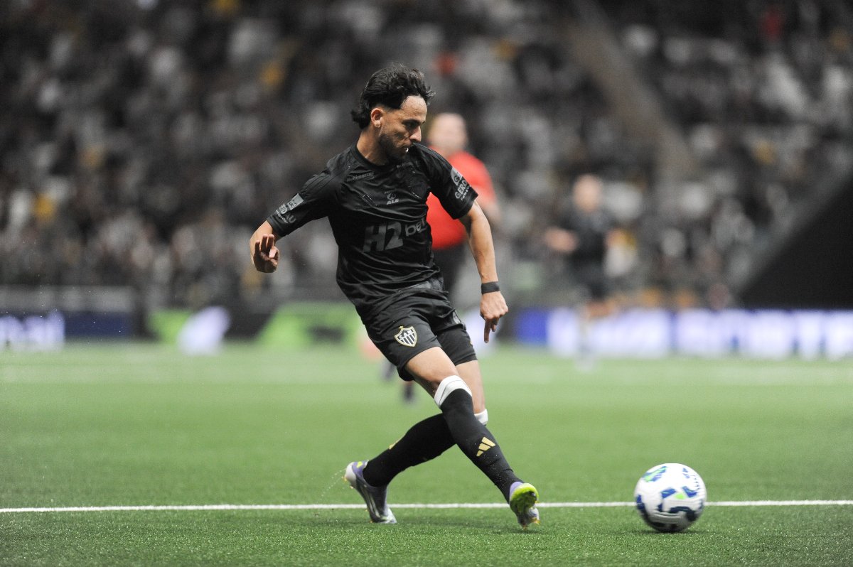 Biel deu assistência para Igor Gomes em gol do Atlético contra o Bragantino na Arena MRV - (foto: Alexandre Guzanshe/EM/D.A. Press)