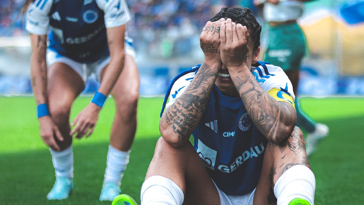 Byanca Brasil, atacante do Cruzeiro, foi às lágrimas com a classificação inédita à final do Campeonato Brasileiro Feminino (foto: Gustavo Martins/Cruzeiro)