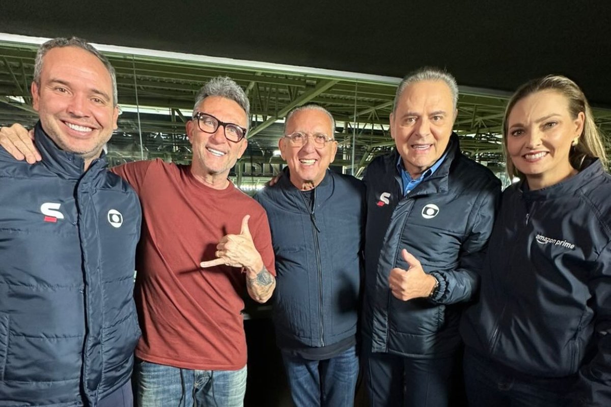 Caio Ribeiro, Neto, Galvão Bueno, Luís Roberto e Nadine Basttos em encontro na partida entre Palmeiras e Corinthians - (foto: Reprodução/Instagram)