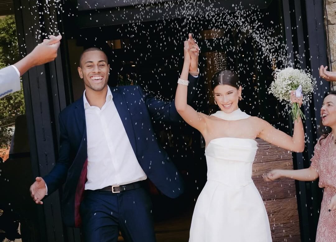 Lucarelli e a esposa Sofia se casaram neste sábado (foto: Reprodução)