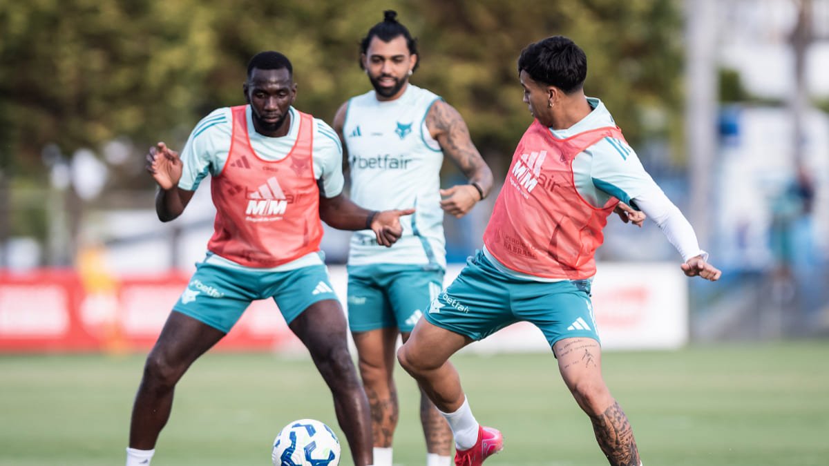 Bolasie, Gabi e Kaio Jorge, atacantes do Cruzeiro, em treinamento (foto: Gustavo Aleixo/Cruzeiro)
