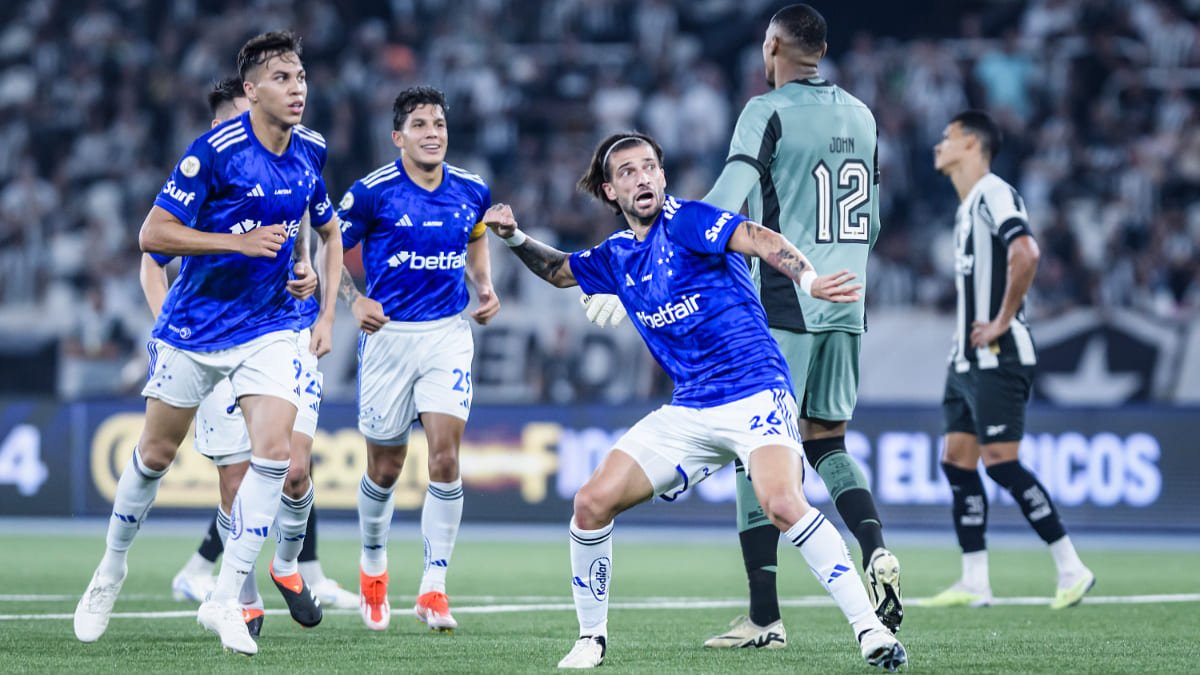 Jogadores do Cruzeiro comemorando gol sobre Botafogo no Brasileiro de 2024 (foto: Gustavo Aleixo/Cruzeiro)