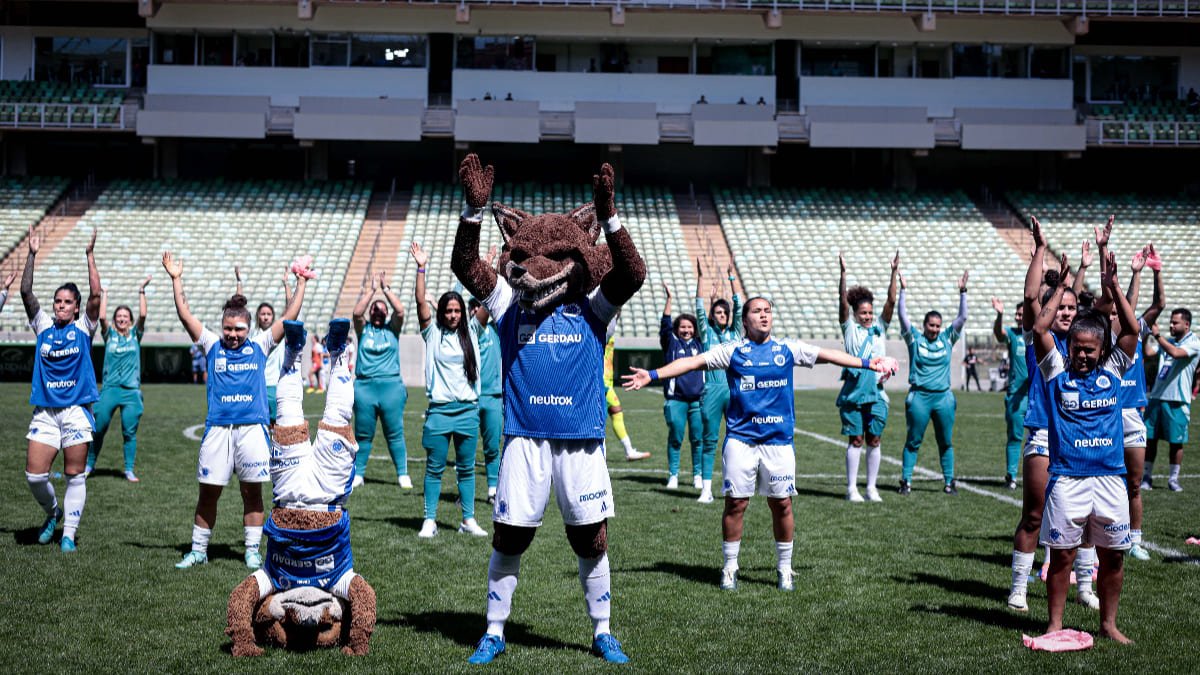 Jogadoras do Cruzeiro celebrando classificação no Brasileiro Feminino (foto: Cris Mattos/CBF)