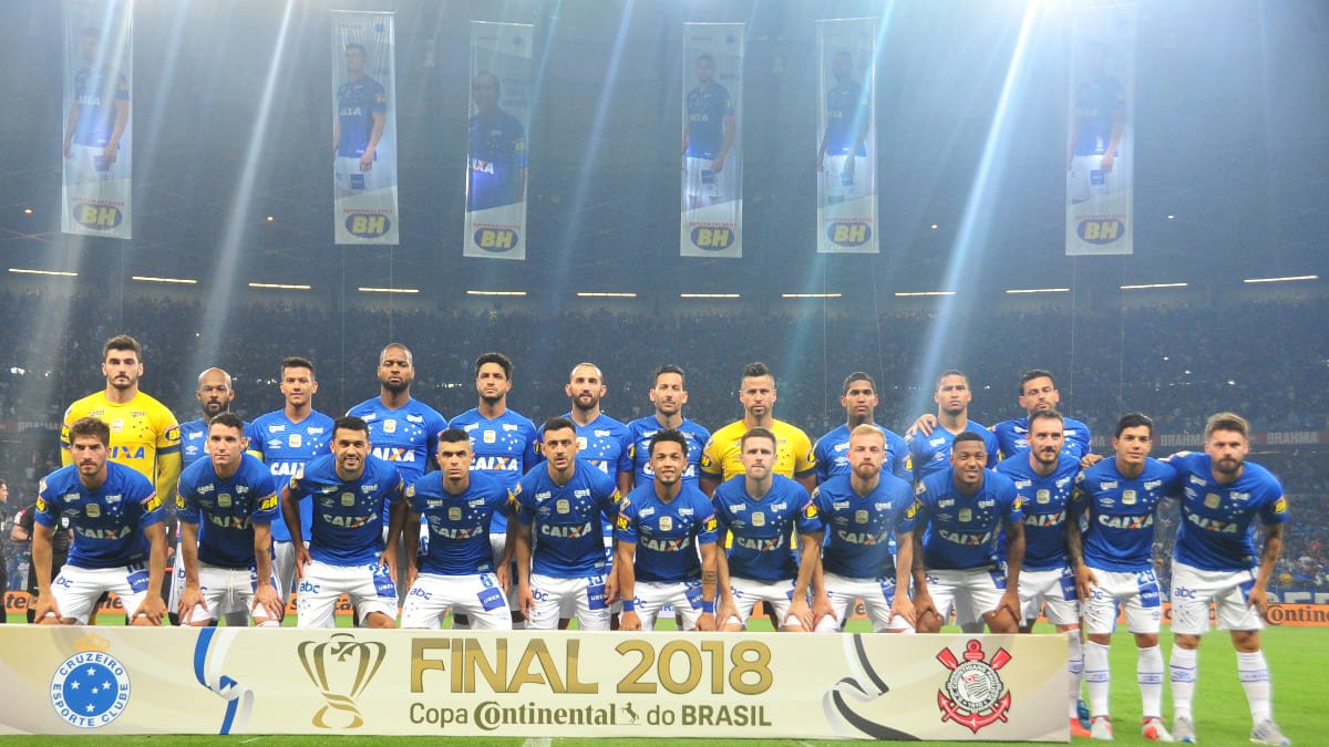 Jogadores do Cruzeiro perfilados para foto antes da decisão da Copa do Brasil de 2017 (foto: Ramon Lisboa/EM/D.A Press)
