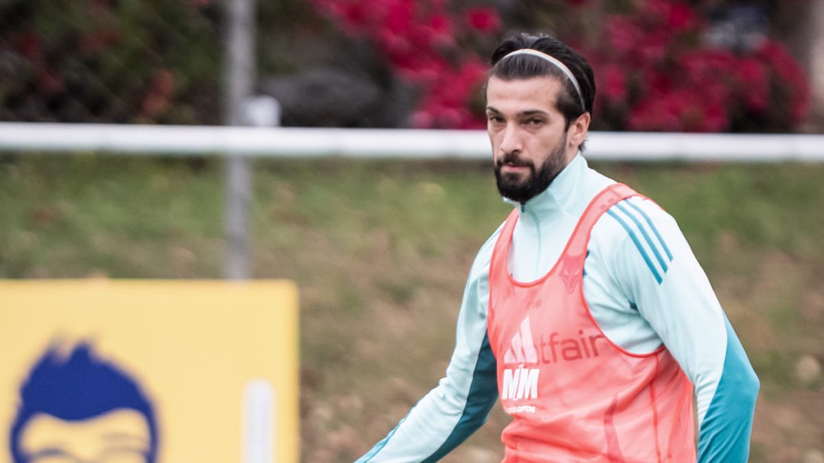 Lautaro Díaz, atacante do Cruzeiro, em treinamento na Toca da Raposa 2 (foto: Gustavo Aleixo/Cruzeiro)