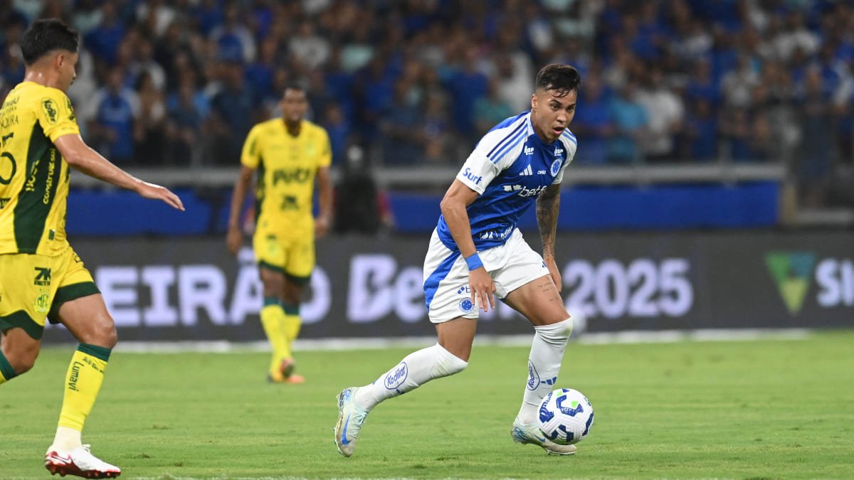 Jogadores de Cruzeiro e Mirassol no Mineirão (foto: Leandro Couri/EM/D.A Press)