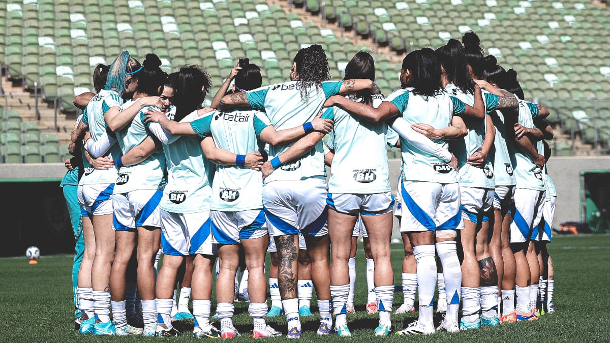 Elenco do Cruzeiro reunido no Independência, em Belo Horizonte (foto: Gustavo Martins/Cruzeiro)