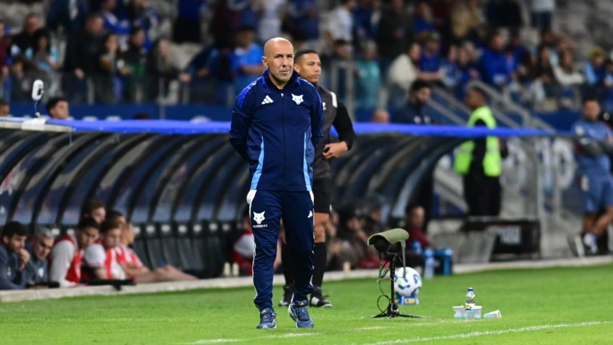 Leonardo Jardim lidera a comissão técnica do Cruzeiro desde fevereiro deste ano (foto: Leandro Couri/EM/D.A Press)