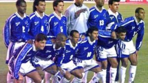 Time do Cruzeiro que enfrentou o Borussia Dortmund, em 1997 - Crédito: 