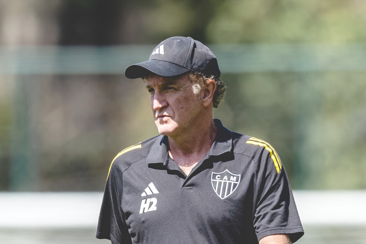 Cuca durante treino do Atlético na Cidade do Galo (foto: Pedro Souza/Atlético)