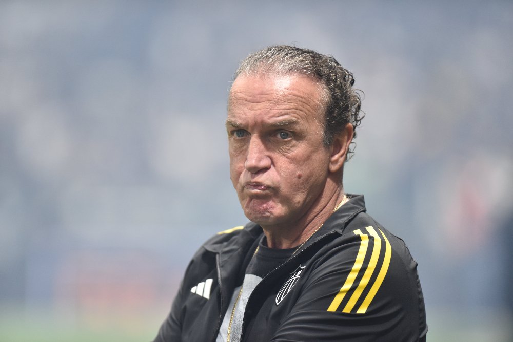 Cuca, técnico do Atlético, antes de duelo contra o Cruzeiro na Arena MRV pela Copa do Brasil (foto: Ramon Lisboa/EM/D.A. Press)