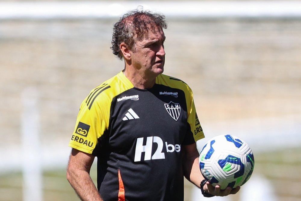 Cuca durante treino do Atlético na Cidade do Galo (foto: Pedro Souza/Atlético)