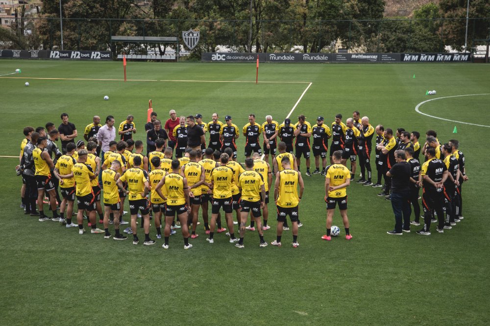 Jogadores do Atlético durante despedida de Cuca na Cidade do Galo (foto: Pedro Souza/Atlético)