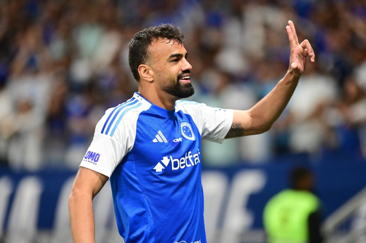 Fabrício Bruno comemora gol pelo Cruzeiro contra o Santos (foto: Leandro Couri/EM/DA Press)