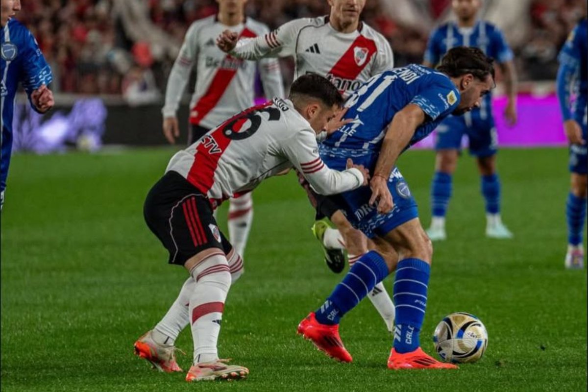 Godoy Cruz perdeu para o River Plate no Campeonato Argentino (foto: Divulgação/Godoy Cruz)
