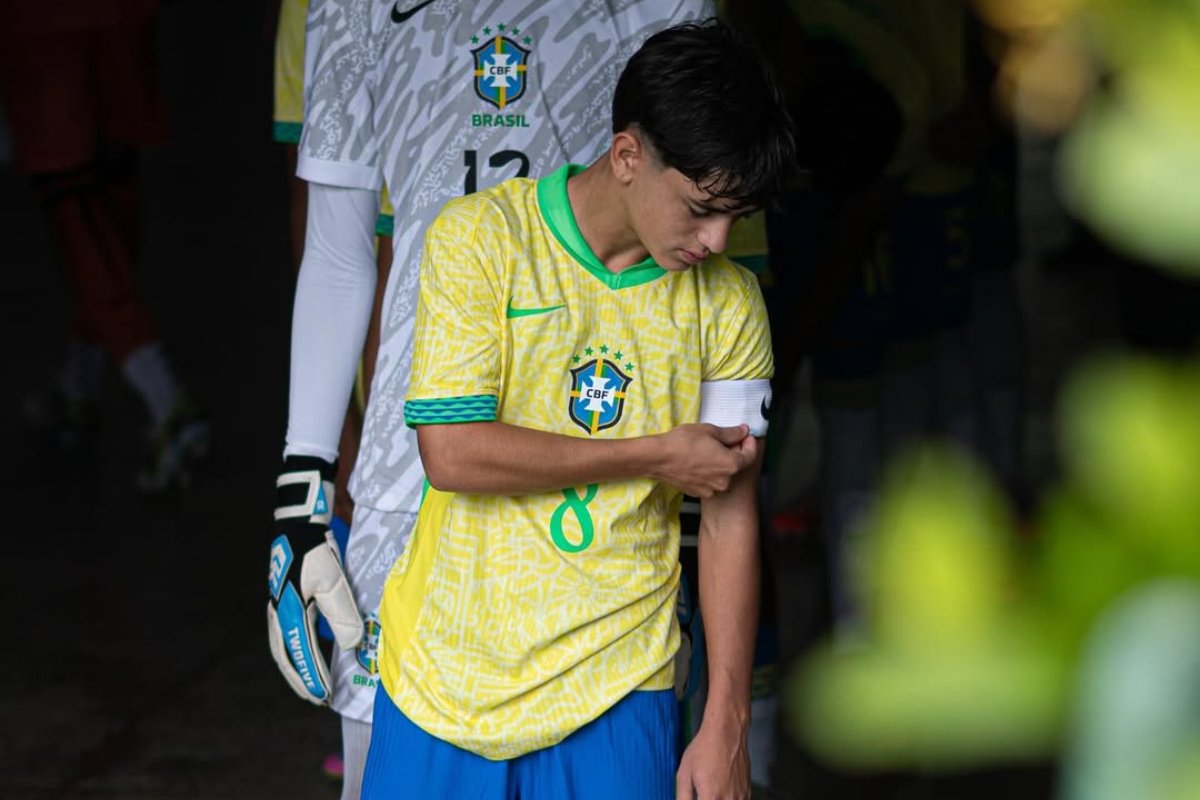 Henrique Lemos em jogo da Seleção sub-15 (foto: Divulgação/CBF)