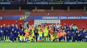 Jogadoras e comissão técnica da Seleção Brasileira feminina - Crédito: 