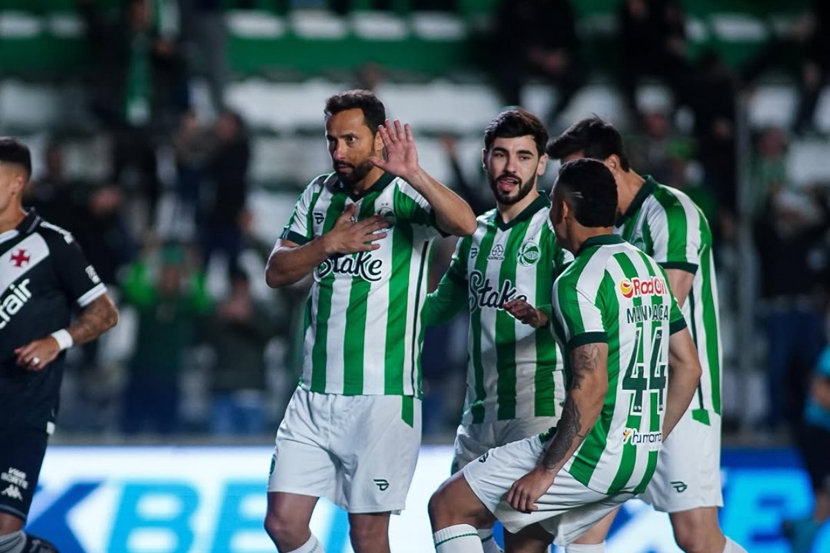 Nenê marcou contra o Vasco, mas não comemorou em respeito ao ex-time (foto: Fernando Alves/ECJ)